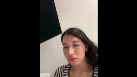 Media: emi_star Stripchat 2025-10-16 03:34:00