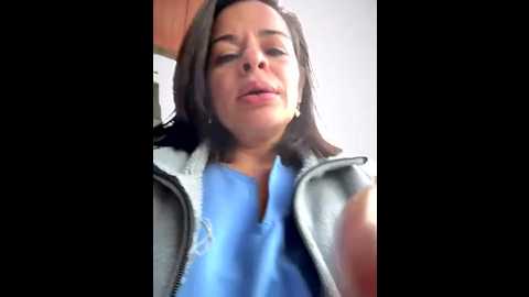 Media: nathalia_28_ Stripchat 2025-10-16 22:03:00