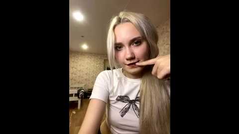 Media: regina_patty Stripchat 2025-10-16 16:44:00