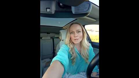 Media: bondgirl_013 Stripchat 2025-10-17 13:21:00