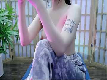 Media: candysweet2255 Stripchat 2025-10-17 17:45:00