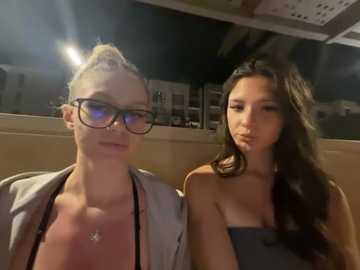 Media: divinedesireduo Stripchat 2025-10-17 20:00:00
