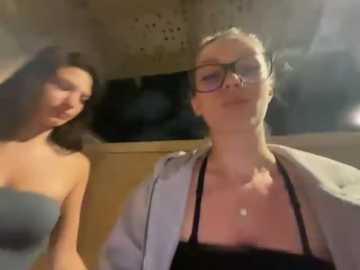 Media: divinedesireduo Stripchat 2025-10-17 20:06:00