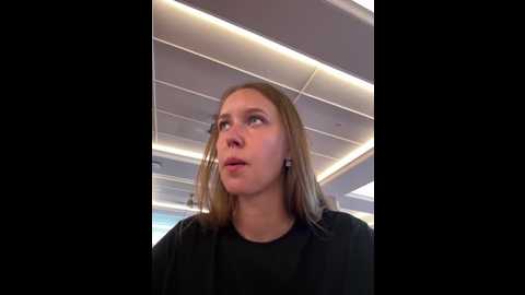 Media: ellirose Stripchat 2025-10-17 02:54:00