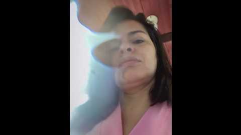 Media: nathalia_28_ Stripchat 2025-10-17 12:15:00