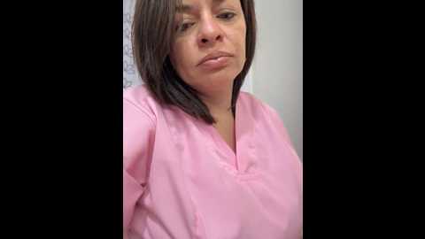 Media: nathalia_28_ Stripchat 2025-10-17 12:34:00