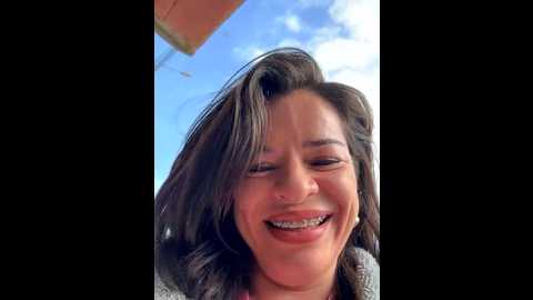 Media: nathalia_28_ Stripchat 2025-10-17 13:04:00