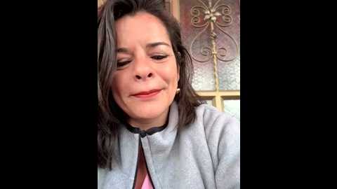 Media: nathalia_28_ Stripchat 2025-10-17 14:32:00