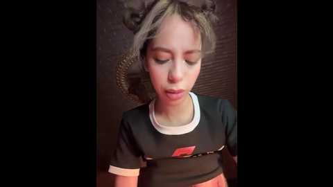 Media: queentaraf999 Stripchat 2025-10-17 20:25:00