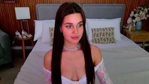 Media: rihannarose Stripchat 2025-10-17 01:32:00