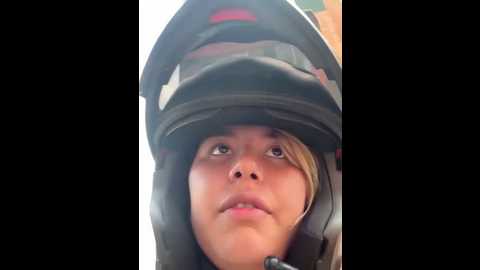 Media: violettt_hot Stripchat 2025-10-17 14:35:00