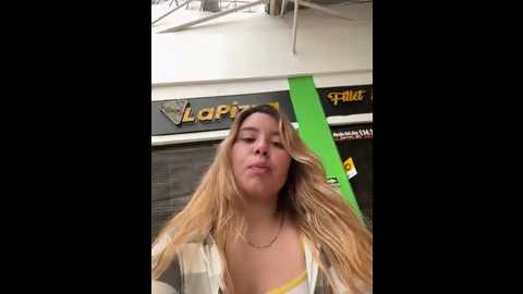 Media: violettt_hot Stripchat 2025-10-17 14:53:00