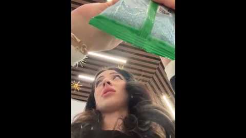 Media: yesmoree Stripchat 2025-10-17 13:11:00