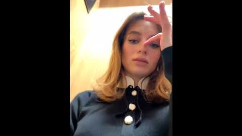 Media: _angelari_ Stripchat 2025-10-18 21:17:00