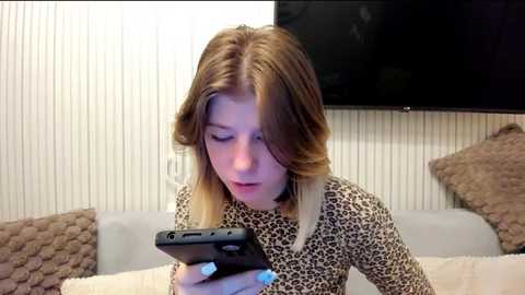 Media: bellacams Stripchat 2025-10-18 01:52:00