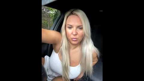 bustyblondebabe32