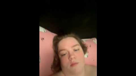 Media: honeyyy24 Stripchat 2025-10-18 09:26:00