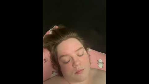 Media: honeyyy24 Stripchat 2025-10-18 09:38:00
