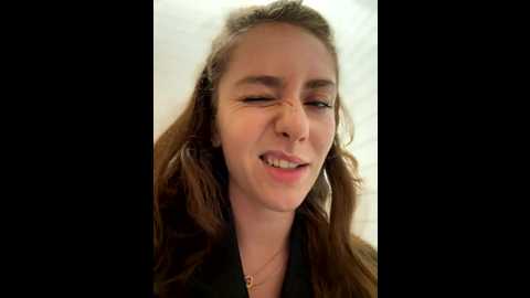 Media: mariid Stripchat 2025-10-18 09:32:00