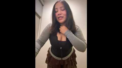 Media: naminae Stripchat 2025-10-18 07:37:00