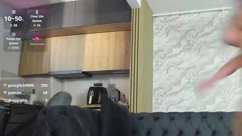 Media: daisy_abby03 Stripchat 2025-10-19 08:31:00