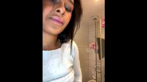 Media: elvirarose Stripchat 2025-10-21 14:39:00