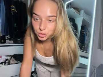 Media: kayleebella Stripchat 2025-10-21 20:16:00