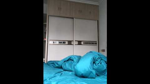 Media: mile_m Stripchat 2025-10-21 03:33:00