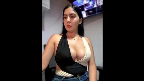 Media: sofia_collins_ Stripchat 2025-10-21 00:11:00