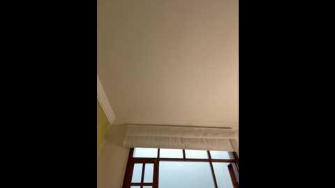 Media: aurora_divine Stripchat 2025-10-22 12:21:00