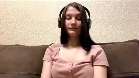 Media: auroracus Stripchat 2025-10-22 11:45:00