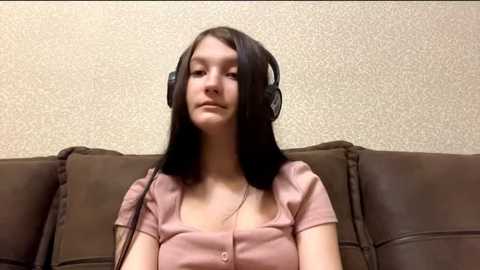 Media: auroracus Stripchat 2025-10-22 13:06:00