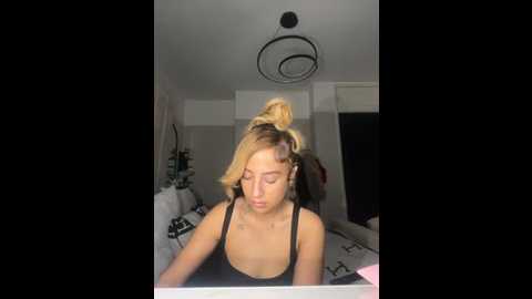 Media: aurorajadex Stripchat 2025-10-22 16:34:00