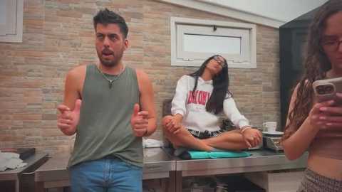 Media: barfantasy Stripchat 2025-10-22 10:36:00