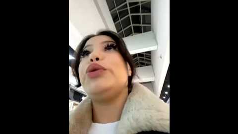 Media: chloe__moon Stripchat 2025-10-22 15:13:00