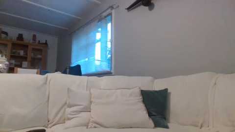 Media: delilahs_playtime Stripchat 2025-10-22 16:37:00