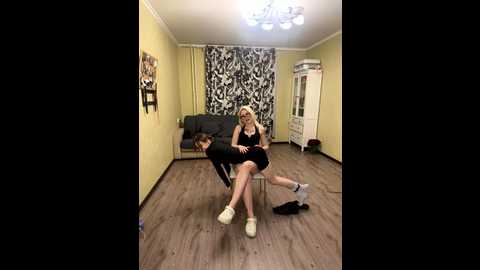 Media: girls_n_roses Stripchat 2025-10-22 17:22:00