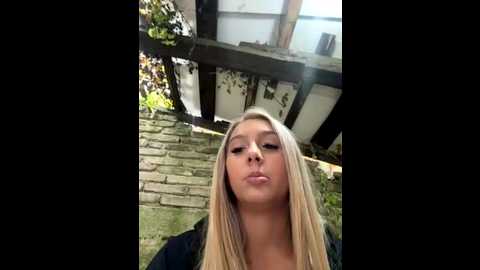 Media: hotamanda01 Stripchat 2025-10-22 12:43:00