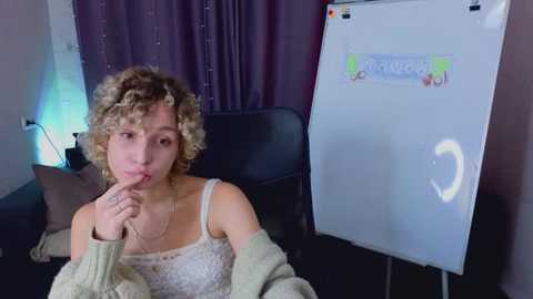 Media: mary_wahlberg Stripchat 2025-10-22 06:41:00