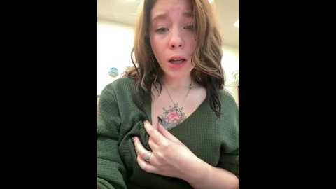 Media: mimiumuy Stripchat 2025-10-22 15:47:00