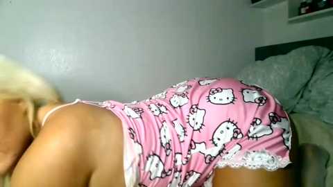 Media: naughtyvalentinax Stripchat 2025-10-22 05:12:00