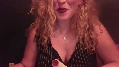 Media: saltycurls Stripchat 2025-10-22 20:47:00