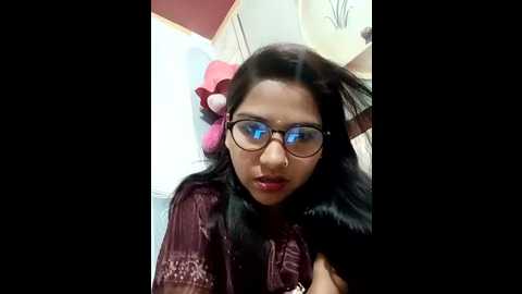 Media: vanshika1432 Stripchat 2025-10-22 06:42:00
