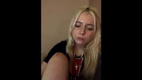 Media: blondie_sofia_essexbabe Stripchat 2025-10-23 01:47:00