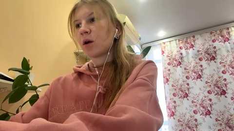 Media: delailakaliarik Stripchat 2025-10-23 13:50:00