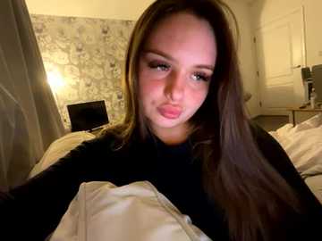 Media: ellastarrxxx Stripchat 2025-10-23 00:16:00