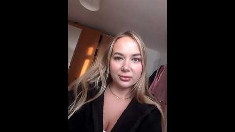 Media: barbiedolly_x Stripchat 2025-10-24 16:02:00