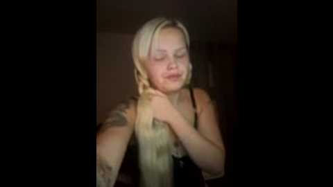 Media: cherryxox_ Stripchat 2025-10-24 01:10:00