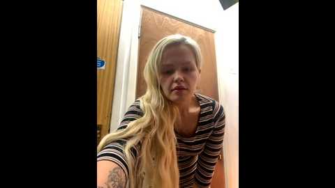 Media: cherryxox_ Stripchat 2025-10-24 10:16:00