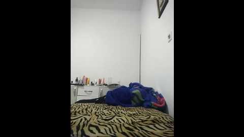 Media: impression222 Stripchat 2025-10-24 16:00:00
